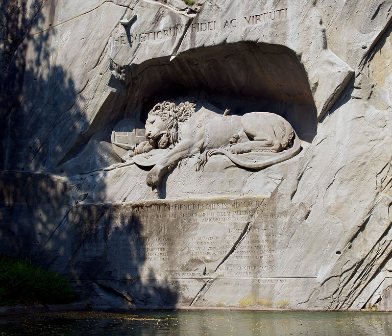 スイス傭兵を顕彰するライオン記念碑