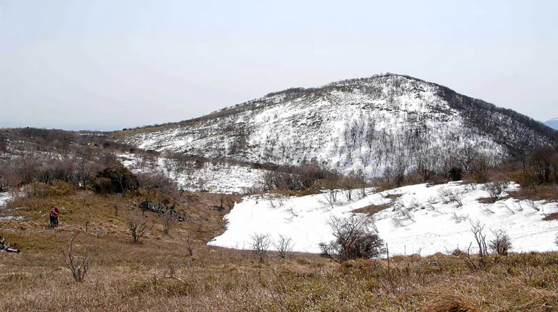 残雪の藤原岳展望丘（1120m）