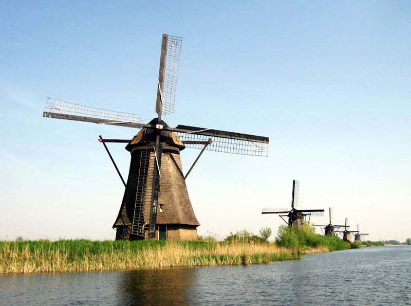 世界遺産キンデルダイクの風車群/オランダ　2007.04.下旬