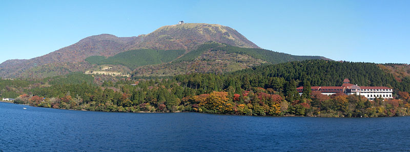 駒ケ岳と神山