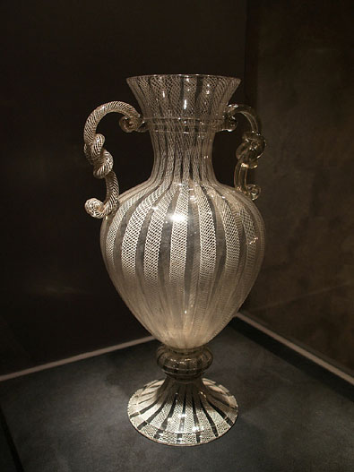 レース・グラス花器（1710年）