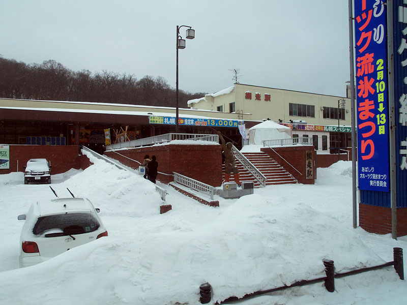 雪の網走駅