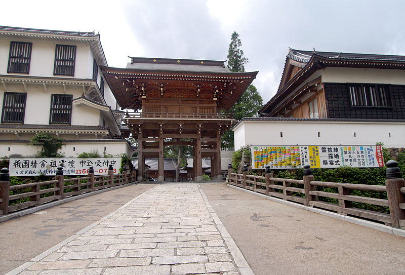 八坂神社の楼門
