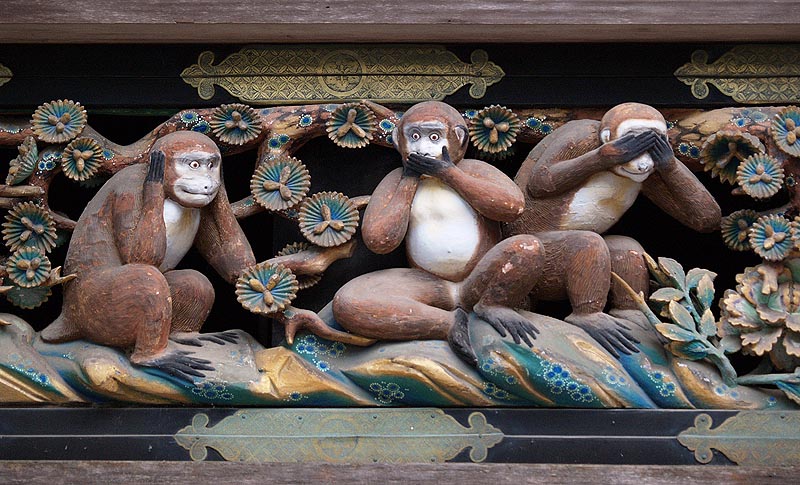 三猿の彫刻