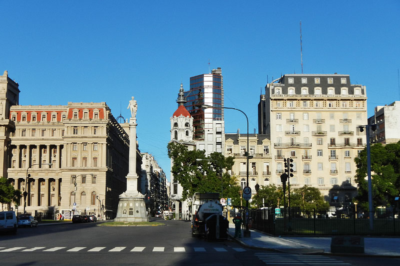 人口289万人を擁するアルゼンチンの首都ブエノスアイレスに一泊して朝の散策　2014.03.08 07:53