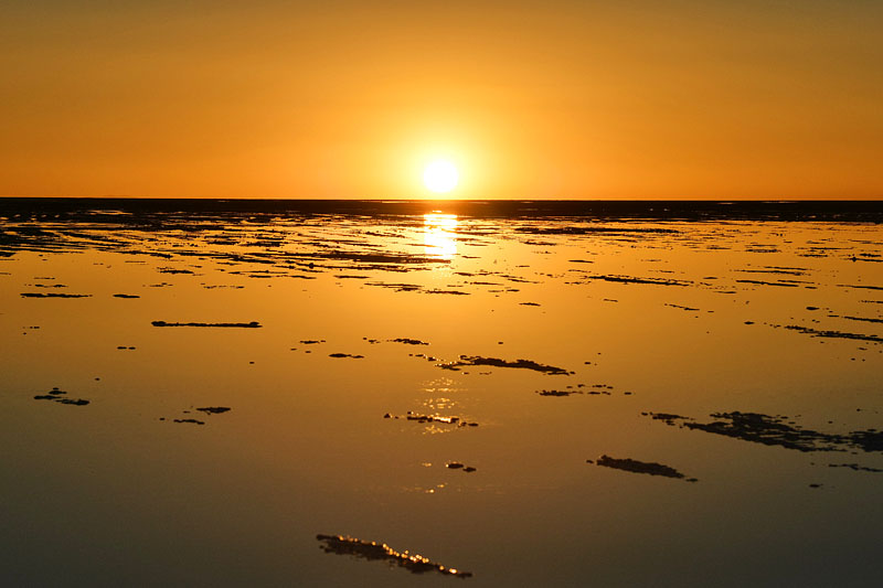 ウユニ塩湖の日没　19:38