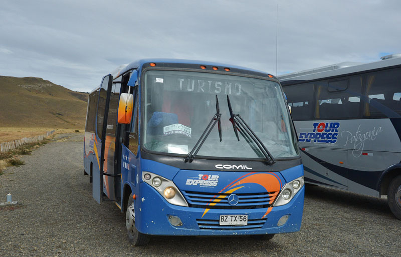 チリ側のバスに乗り換える　2014.03.10 14:05