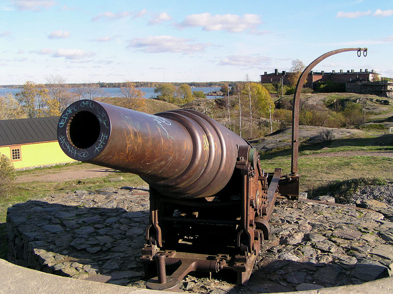 外海に向けて据え付けられた古い大砲