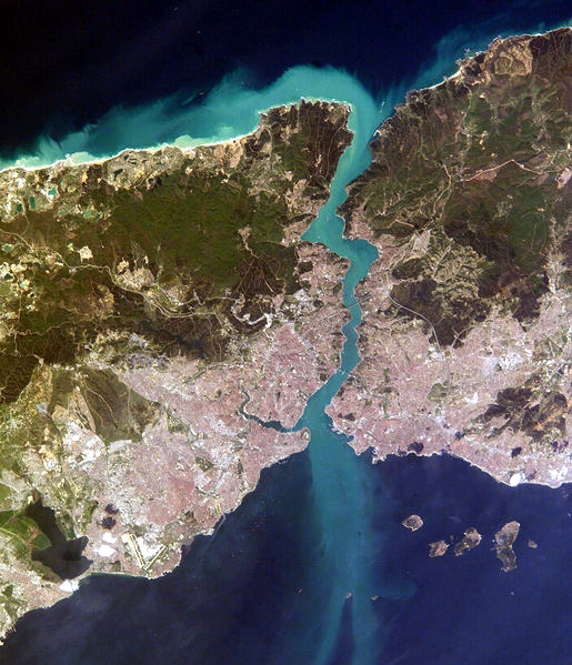ボスポラス海峡の衛星写真