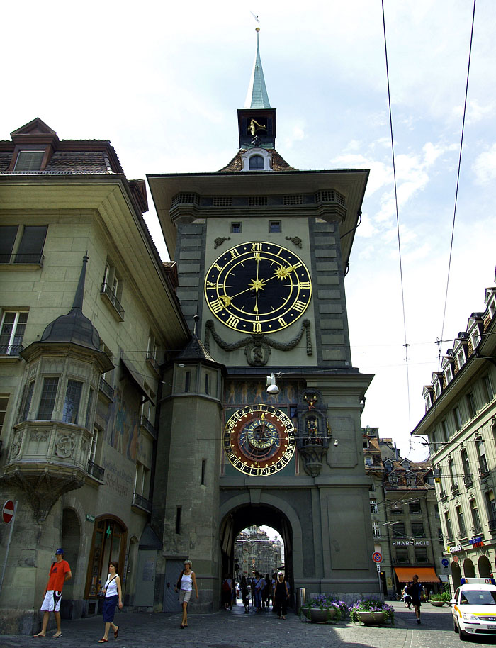 800年も時を刻んできた大時計