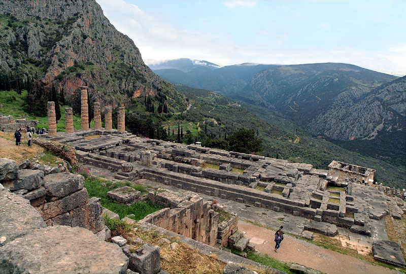 アポロンの神殿（紀元前330年）全景