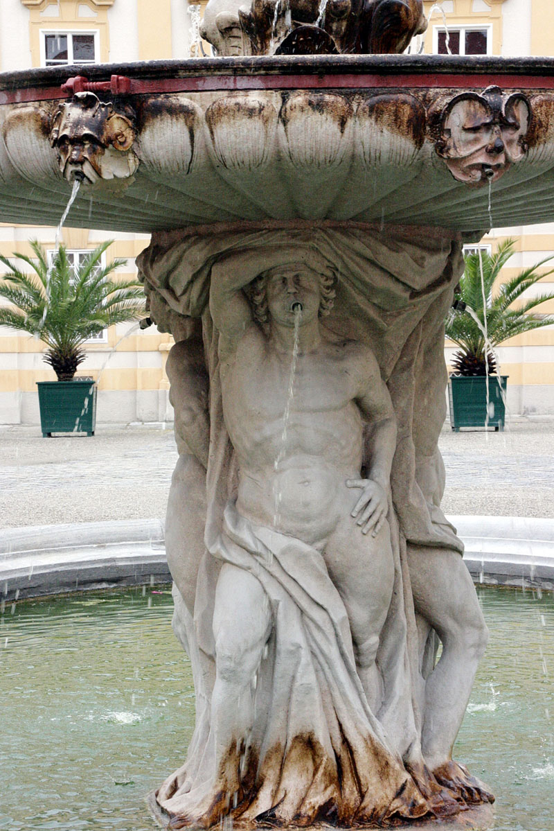 噴水の彫刻