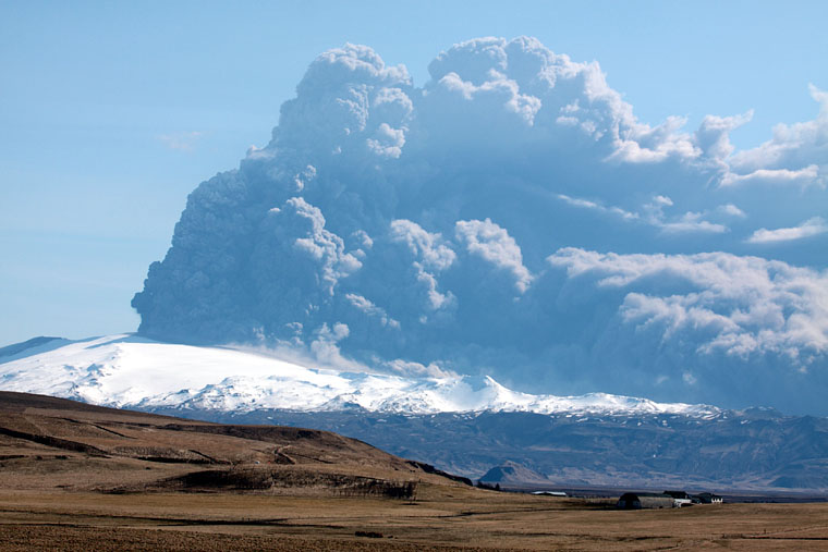 2010年4月17日にみられた噴煙柱/アイスランド