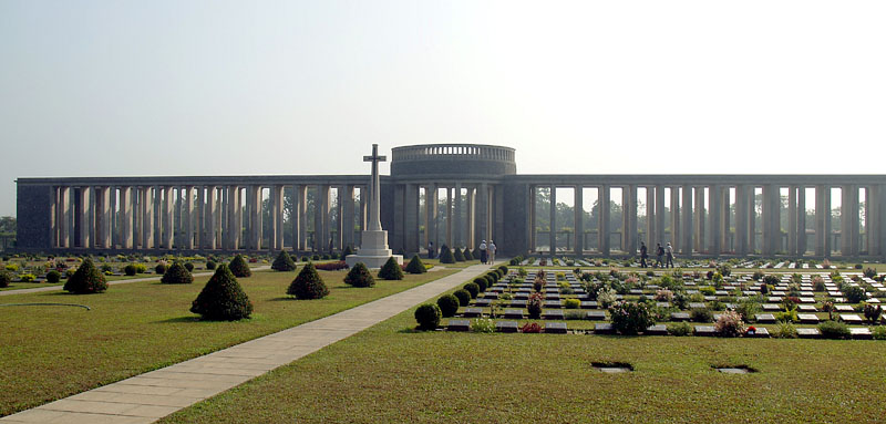 27,000柱を祀る連合国軍兵士の墓地/タウチャン 09:04