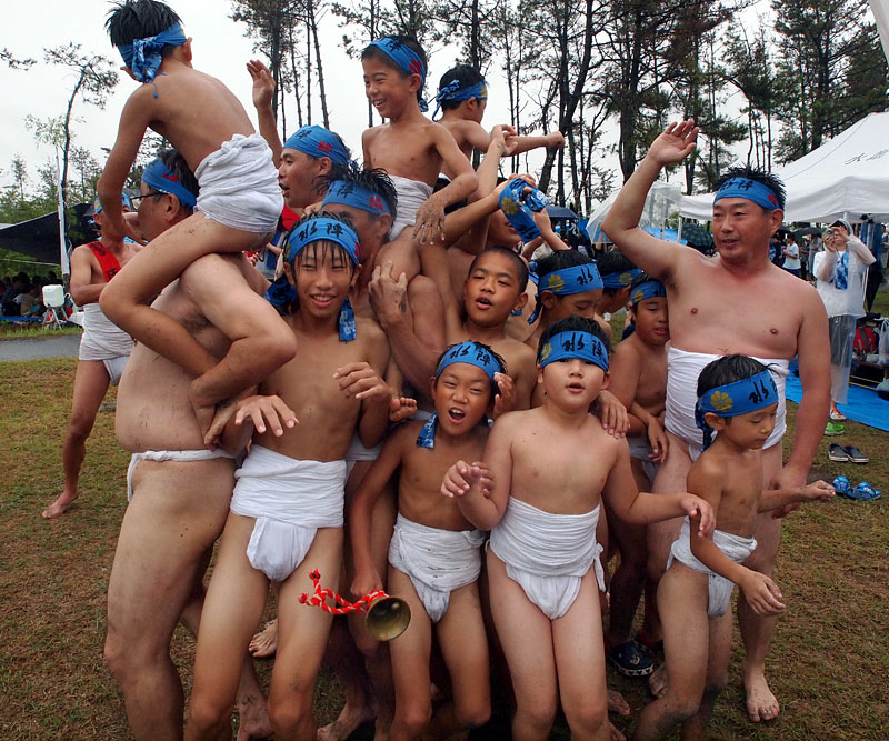 松原の祭広場で盛り上がる水陣の裸っぽたち/参　〜元気な子供たち〜　11:39
