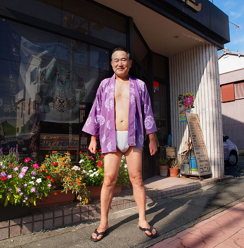 和田義男（66歳）の裸っぽ　/　福代邸前　2013.9.11