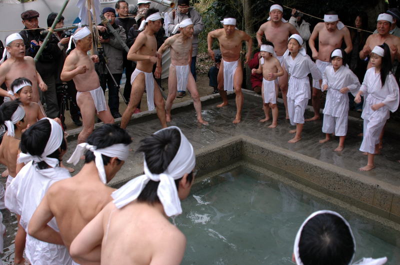 全員で櫓漕ぎ運動