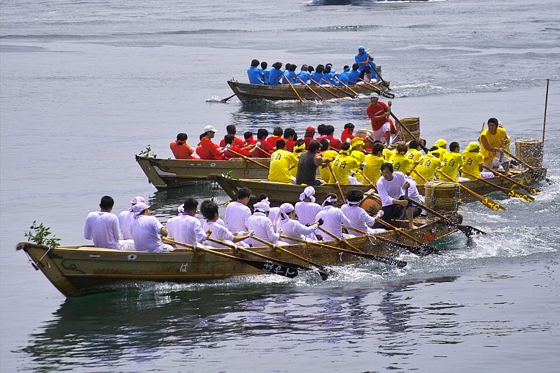 木江の櫂伝馬競争