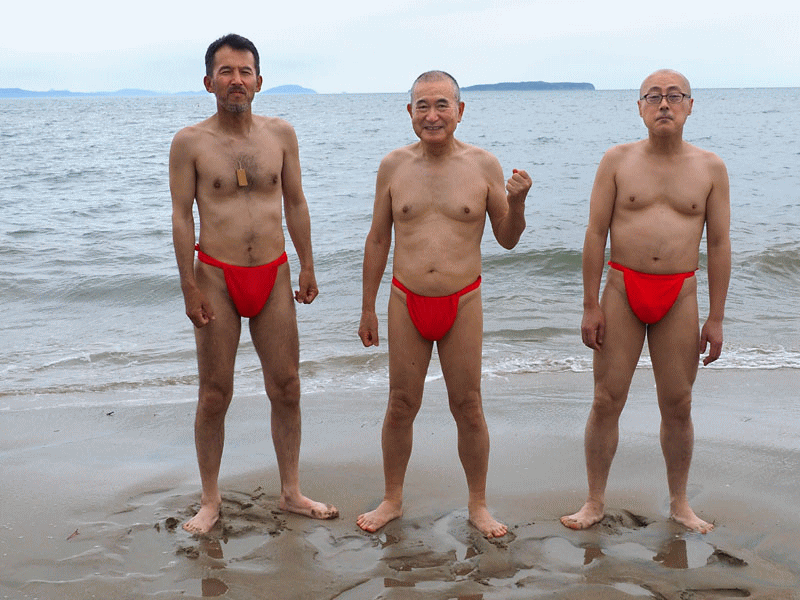 津屋崎海岸で赤褌水浴を楽しむ（アニメーション）　11:22