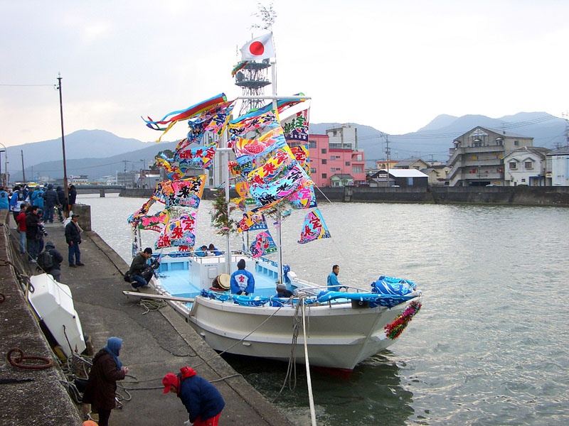 桂川の宝来船