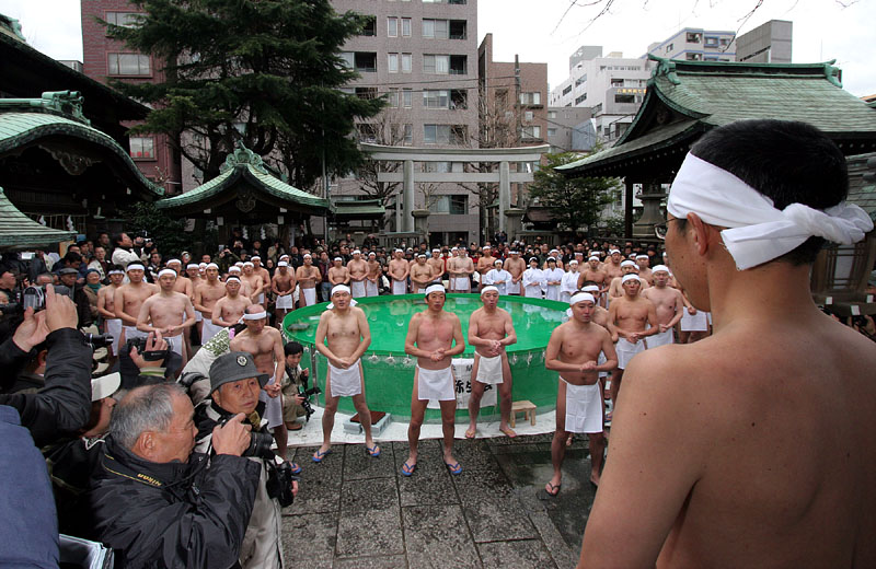 筆者も参加した第53回鐵砲洲稲荷神社寒中水浴大会　2008.1.13