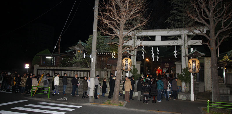 鐵砲洲稲荷神社の初詣風景1/2　2011.1.1　00:08
