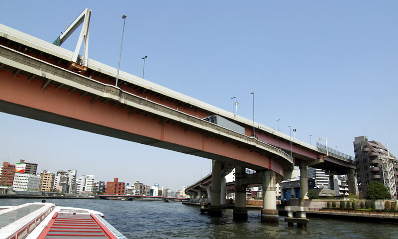 日本橋浜町と両国を結ぶ首都高速７号小松川線高架橋