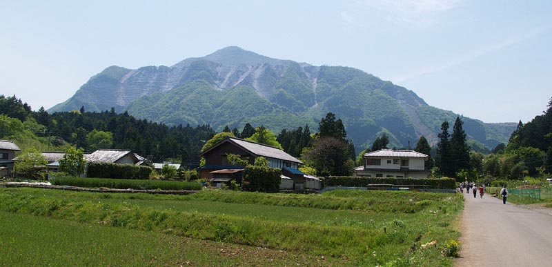 武甲山の田舎道